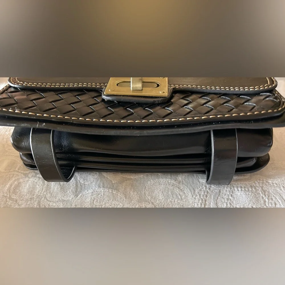 EUC Black Quilted Chain Bag - Picture 3 of 10